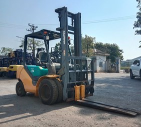 XE NÂNG DẦU 2,5 TẤN KOMATSU FD25C-16 706814