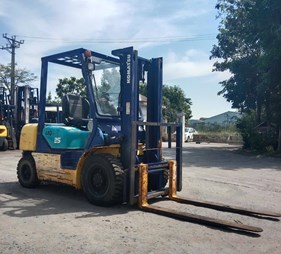 XE NÂNG DẦU 2.5 TẤN KOMATSU FD25T-12 535049