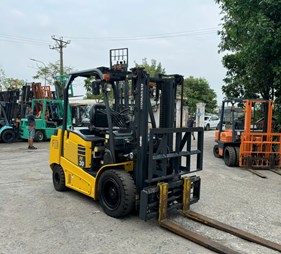 XE NÂNG ĐIỆN 3 TẤN KOMATSU FE30-1 303547