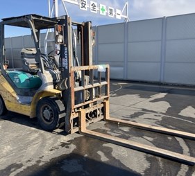 XE NÂNG DẦU 2.5 TẤN KOMATSU FD25T-16 710585