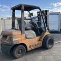 XE NÂNG DẦU 2,5 TẤN TOYOTA 7FD25 42030