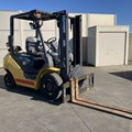 XE NÂNG DẦU 2,5 TẤN KOMATSU FD25T-17 305896