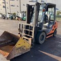 XE NÂNG DẦU 2,5 TẤN TOYOTA 02-8FD25 67252