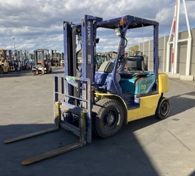 XE NÂNG DẦU 2 TẤN KOMATSU FD20T-12 510198