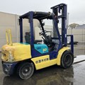 XE NÂNG DẦU 3 TẤN KOMATSU FD30w-12 522168