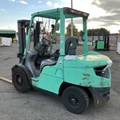 XE NÂNG DẦU 3 TẤN MITSUBISHI FDE30T F14F-10037