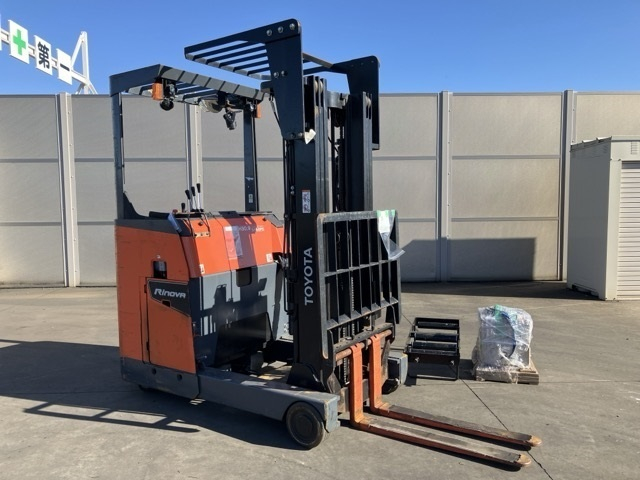 XE NÂNG ĐIỆN 1.8 TẤN TOYOTA 8FBRS18 10214