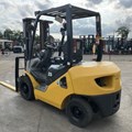 XE NÂNG DẦU 2,5 TẤN KOMATSU FD25T-17 340266