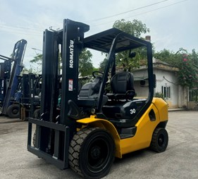 XE NÂNG DẦU 3 TẤN KOMATSU FD30T-17 315493