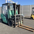 XE NÂNG DẦU 2,5 TẤN MITSUBISHI FDE25D  F18D-72871
