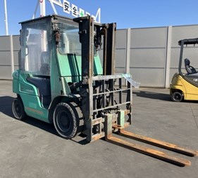 XE NÂNG DẦU 2,5 TẤN MITSUBISHI FDE25D  F18D-72871