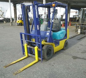 XE NÂNG XĂNG 1.5 TẤN KOMATSU FG15C-16 615370