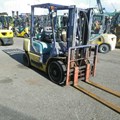 XE NÂNG DẦU 2,5 TẤN KOMATSU FD25W-12 527350