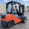 XE NÂNG DẦU 3 TẤN TOYOTA 02-8FD30 A8FDJ35-62255
