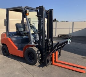 XE NÂNG DẦU 2,5 TẤN TOYOTA 02-8FD25 A8FDL25 70303