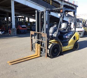 XE NÂNG DẦU 2,5 TẤN KOMATSU FD25T-17 303881