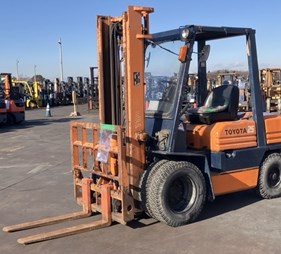 XE NÂNG DẦU 2,5 TẤN TOYOTA 60-5FD25 A605FD25-40189