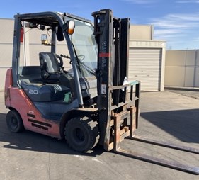 XE NÂNG DẦU 2 TẤN TOYOTA 8FDK20 8FDK30-10191