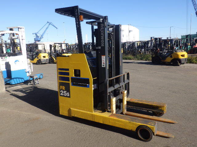 XE NÂNG ĐIỆN KOMATSU 2.5 TẤN ĐỨNG LÁI FR25S-1 R2B-06735