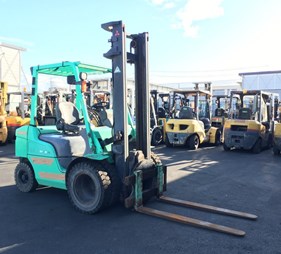 XE NÂNG DẦU 2,5 TẤN MITSUBISHI FDE25T F18D 70833