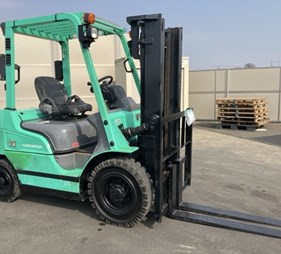 XE NÂNG DẦU 2,5 TẤN MITSUBISHI KFDE25T 71113