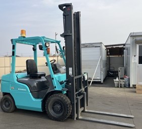 XE NÂNG DẦU 2,5 TẤN MITSUBISHI FD25T 51151