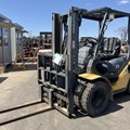 XE NÂNG DẦU 2,5 TẤN KOMATSU FD25T-17 303929