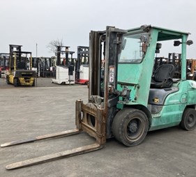 XE NÂNG DẦU 3 TẤN MITSUBISHI FDE30D F14F-11333