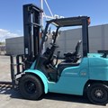 XE NÂNG DẦU 3 TẤN MITSUBISHI FD30D F14E-30061