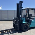 XE NÂNG DẦU 3 TẤN MITSUBISHI FD30D F14E-30061