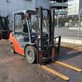 XE NÂNG DẦU 2,5 TẤN TOYOTA 02-8FDL25 A8FDL25-71341