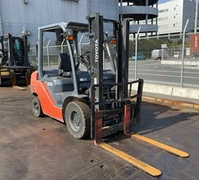 XE NÂNG DẦU 2,5 TẤN TOYOTA 02-8FDL25 A8FDL25-71341
