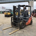 XE NÂNG DẦU 2,5 TẤN TOYOTA 02-8FD25 A8FD25-69405