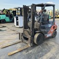 XE NÂNG DẦU 2,5 TẤN TOYOTA 02-8FD25 73232