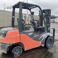 XE NÂNG DẦU 2,5 TẤN TOYOTA 02-8FD25  A8FD25-75828