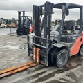 XE NÂNG DẦU 2,5 TẤN TOYOTA 02-8FD25  A8FD25-75828
