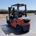 XE NÂNG DẦU 2,5 TẤN TOYOTA 02-8FD25 A8FD25-61432