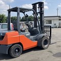 XE NÂNG DẦU 3 TẤN TOYOTA 02-8FD30 A8FDJ35-81072