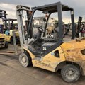 XE NÂNG DẦU 2,5 TẤN KOMATSU FD25C-17 330930