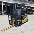 XE NÂNG ĐIỆN 1.8 TẤN KOMATSU FB18G-12 855213