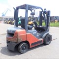XE NÂNG DẦU 2,5 TẤN TOYOTA 02-8FD25  8FD25-33745