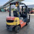 XE NÂNG DẦU 2 TẤN TOYOTA 02-8FD20 A8FD25-71419