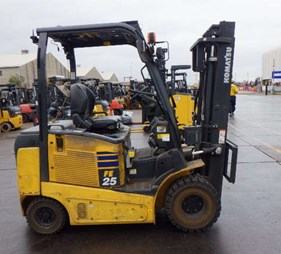 XE NÂNG ĐIỆN 2,5 TẤN KOMATSU FE25-1 303973