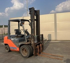 XE NÂNG DẦU 2,5 TẤN TOYOTA 52-8FD25 508FD25-15268