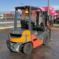 XE NÂNG DẦU 2 TẤN TOYOTA 02-8FD20 71022