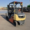 XE NÂNG DẦU 2 TẤN TOYOTA 02-8FD20 71130