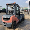 XE NÂNG DẦU 3 TẤN TOYOTA 02-8FD30 66110