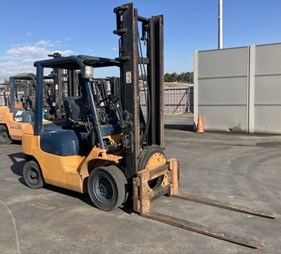 XE NÂNG DẦU 2,5 TẤN TOYOTA 7FD25 32154