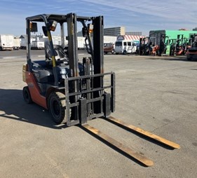 XE NÂNG DẦU 2 TẤN TOYOTA 02-8FD20 A8FD25-71255