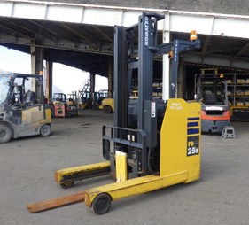 XE NÂNG ĐIỆN KOMATSU 2.5 TẤN ĐỨNG LÁI FR25S-1 R2B-06673